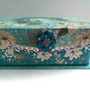 Jewelry box