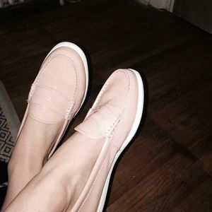 Cole Haan size 10 nude patent leather loafers