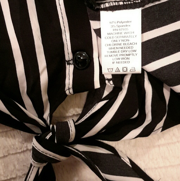 Button down blouse - Picture 5 of 5