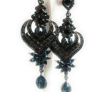 Heart dangle earrings