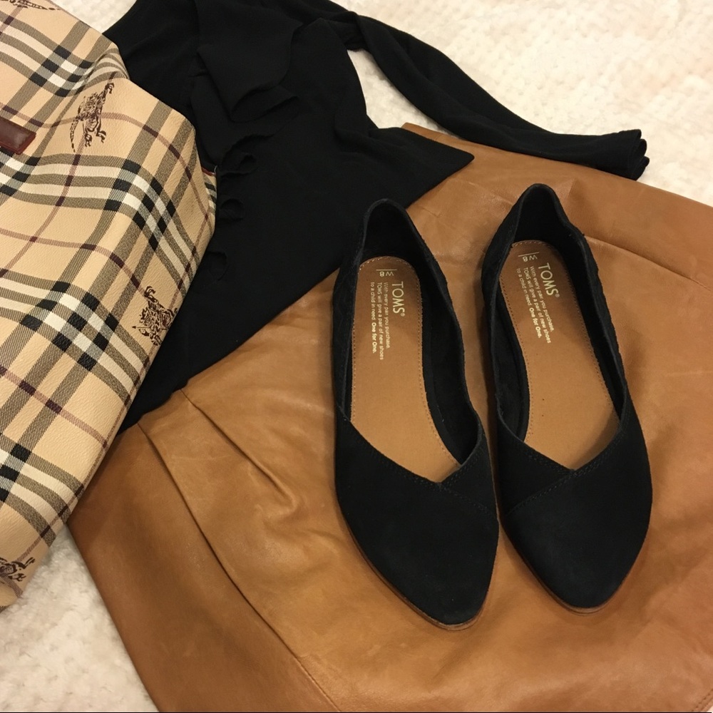 New Toms Jutti Black Suede Flats