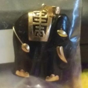 Jade Black 14 karat Gold