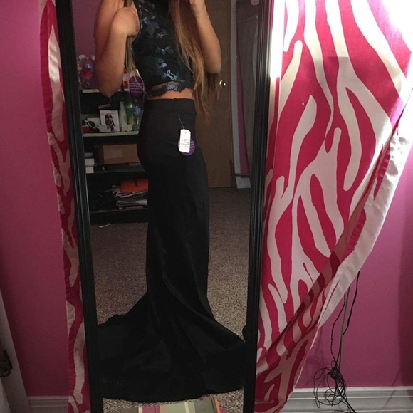 Windsor prom floral two piece dress - Picture 4 of 7