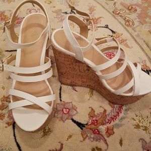Brand new, box included - White Wedges