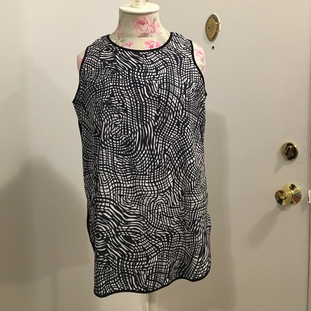 NWOT Vida Blouse