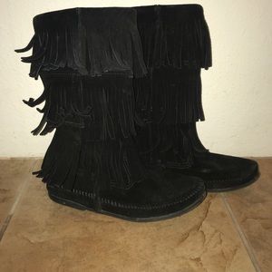 Minnetonka fringe boots -8