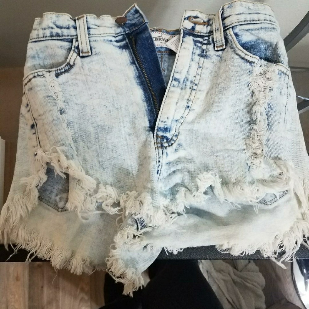 High waisted denim fringed shorts