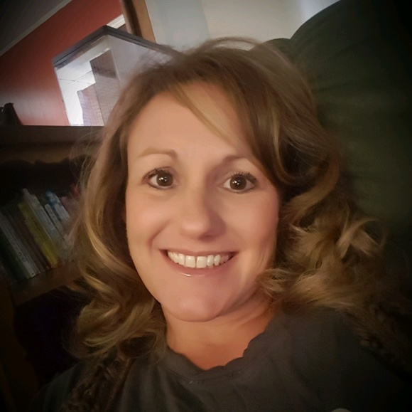 Meet your Posher, Amanda - Picture 1 of 1