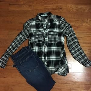 Maurices Black and white plaid top