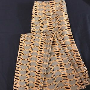 Yellow & grey Lularoe raccoon leggings one size