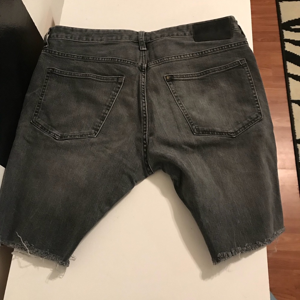 🔥H&M Men’s denim shorts🔥