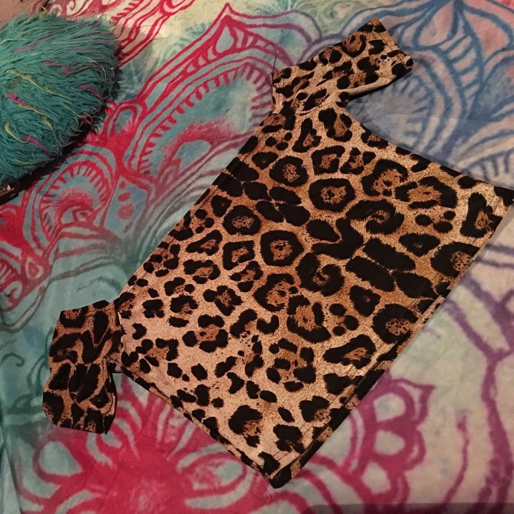 Cheetah print arm cut off croptop