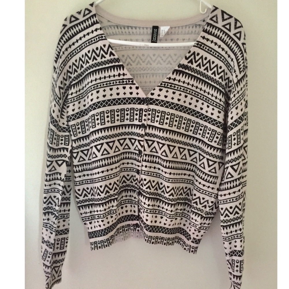 White and black tribal-print v-neck sweatshirt