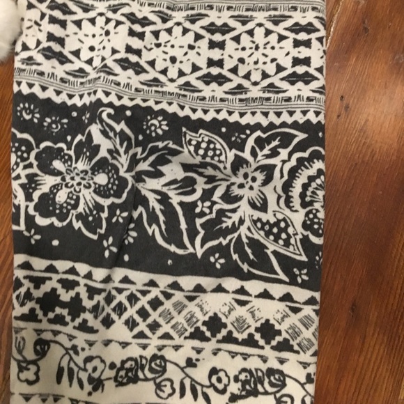 LA Hearts Faux Suede Leggings - Picture 2 of 2