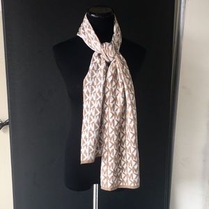 Michael Kors Authentic Scarf New 🍂
