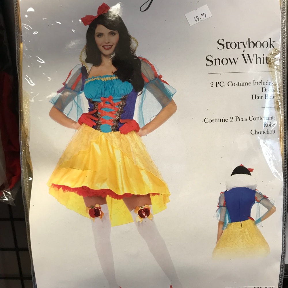 Halloween Costume Snow White