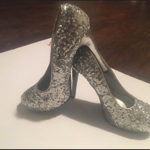 Delicious woman’s silver sequin heels