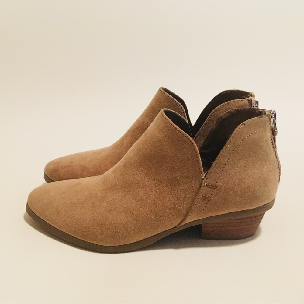 Kenneth Cole Nude Booties
