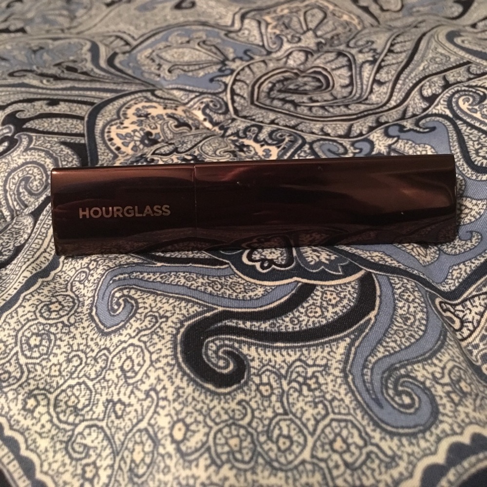 Hourglass Vanish Seamless Finish Foundation Stick