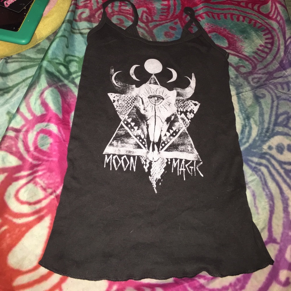 Tank top with edgy design