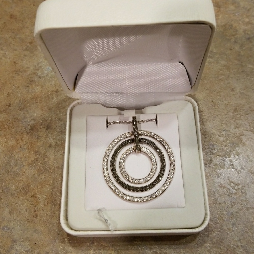 Lavish by TJM necklace NWT