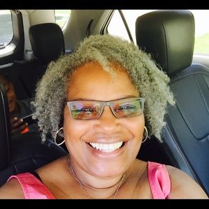 Meet your Posher, Pia