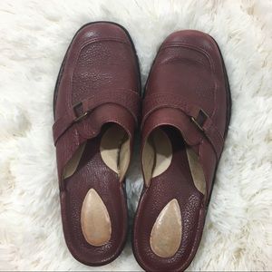 Clarks artisan size 8W red slip on