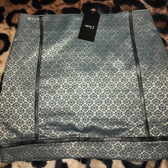 Mini skirt - Picture 2 of 8