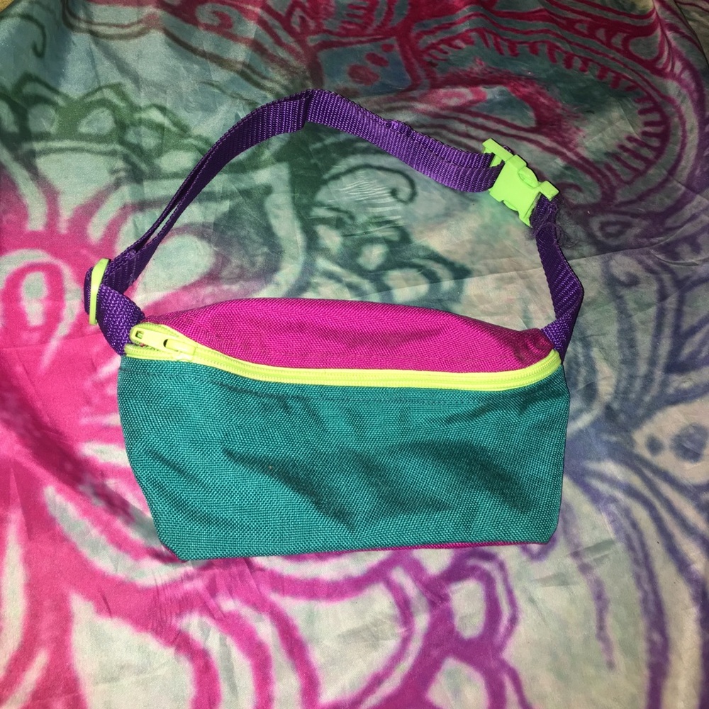 Color blocked phanny pack