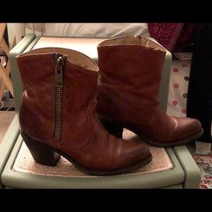 FRYE Myra Boots