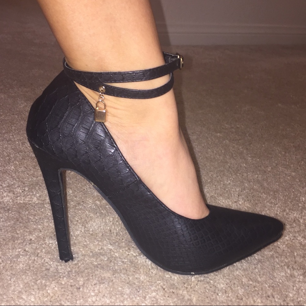 Sexy black heels
