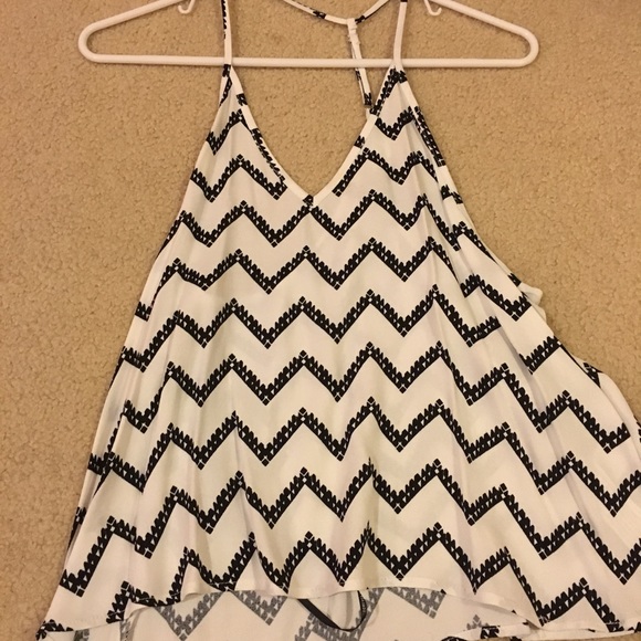 FOREVER 21 - Black and white print shirt tank - Picture 2 of 4