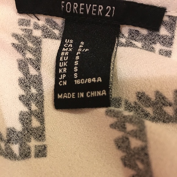 FOREVER 21 - Black and white print shirt tank - Picture 4 of 4