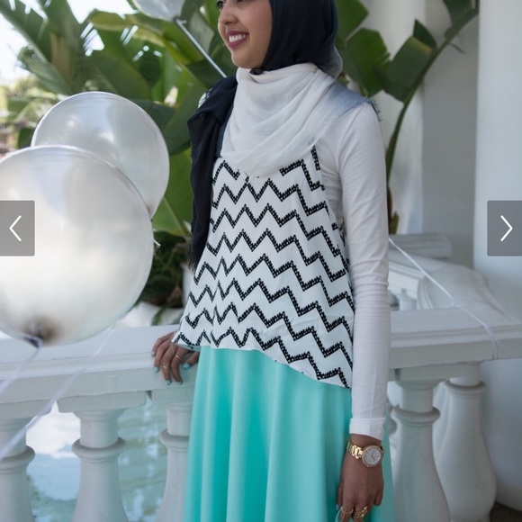 FOREVER 21 - Black and white print shirt tank - Picture 1 of 4