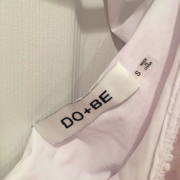 One/Off Shoulder Ruffle Blouse - Picture 3 of 3