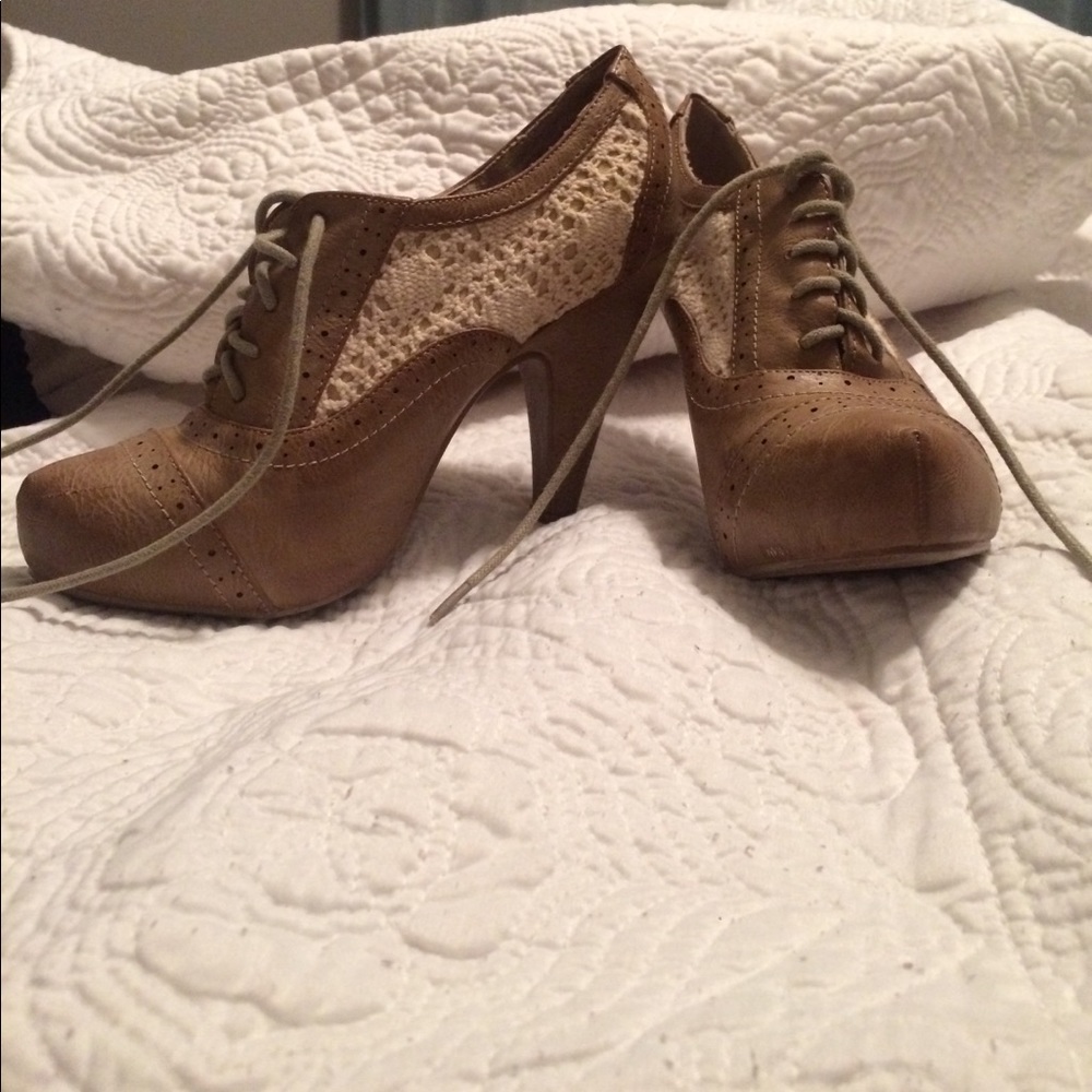 Great transition heeled bootie!