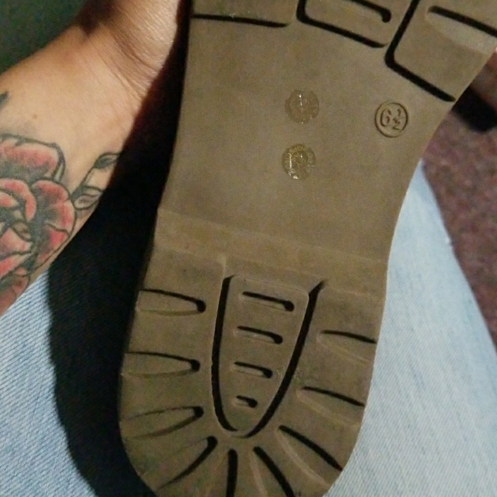 boots - Picture 3 of 3