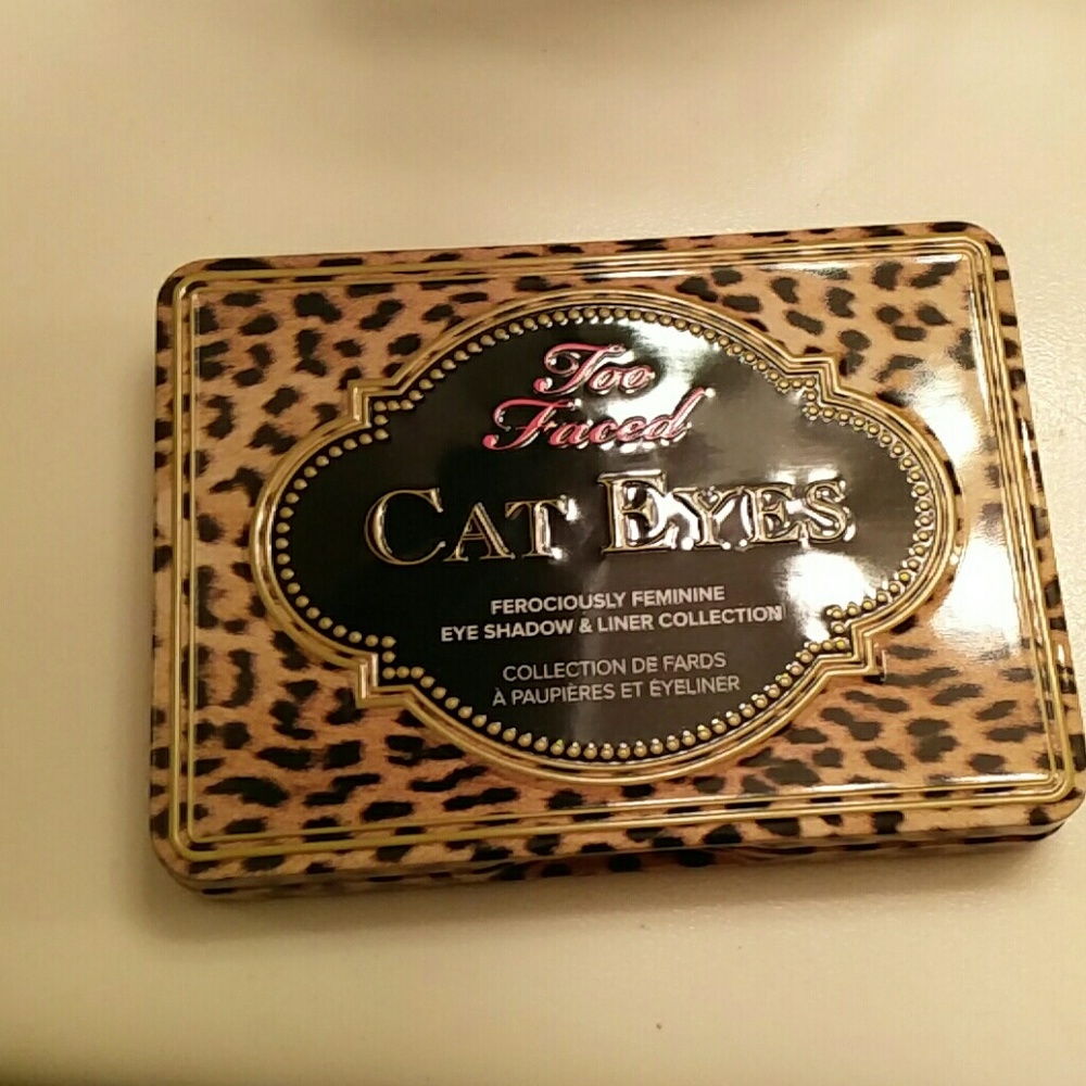 Too faced cat eyes eyeshadow palette