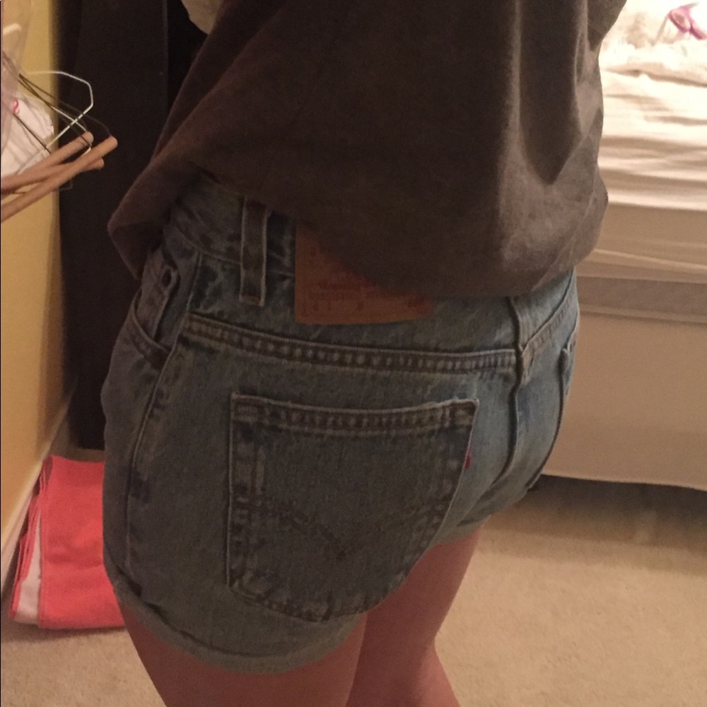 SOLD! Super cute High waisted Levi's! - Picture 5 of 5