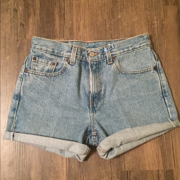 SOLD! Super cute High waisted Levi's! - Picture 2 of 5
