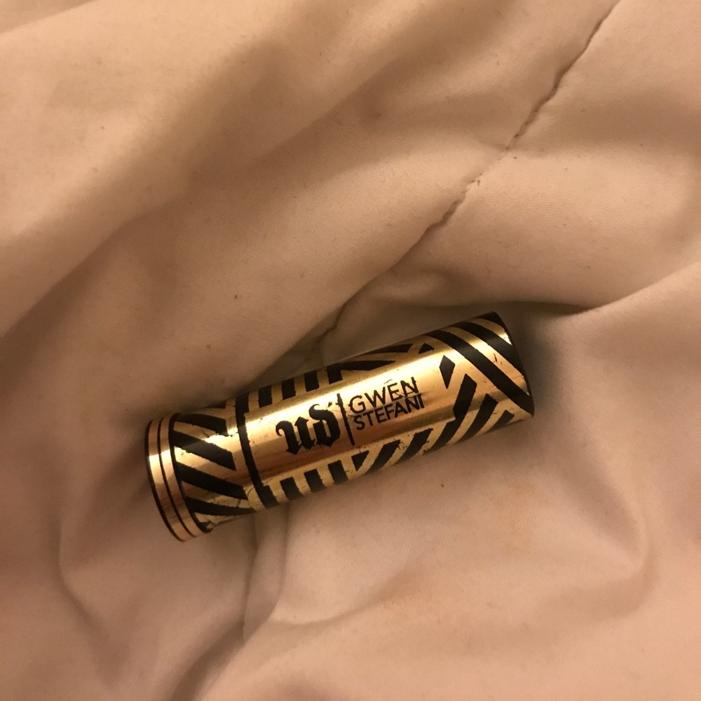 Urban Decay Gwen Stefani limited edition lipstick