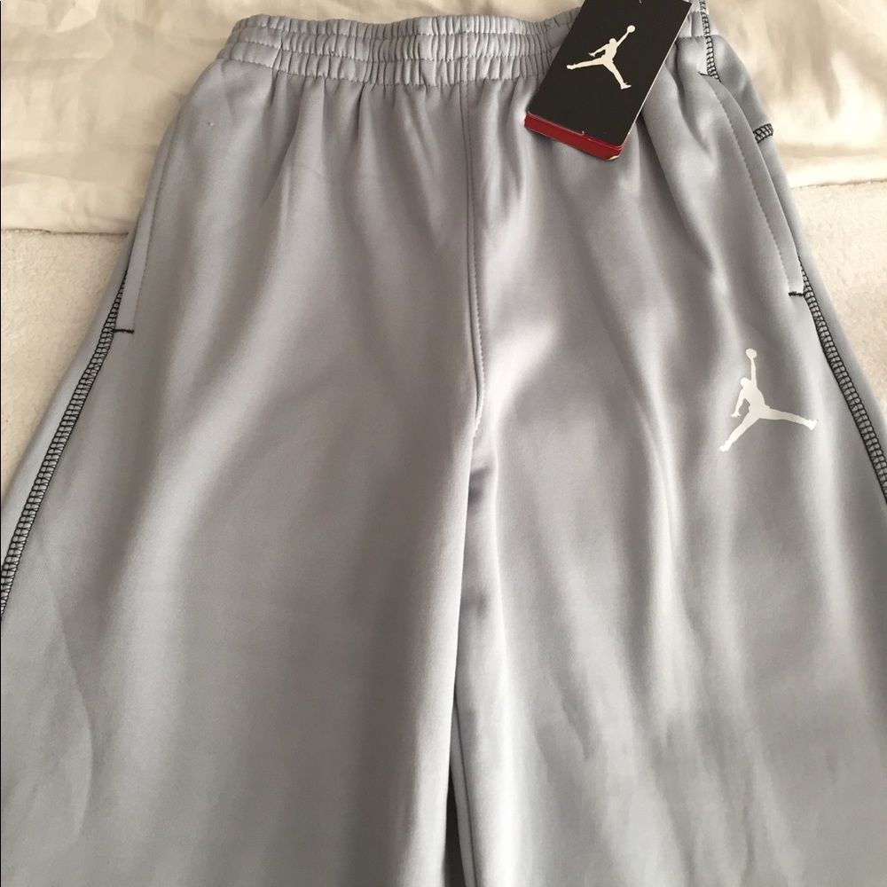 🔥 NWT!  Nike Air Jordan Jogging Suit- Therma Fit
