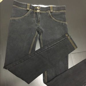 Freddy Black distressed jeans w/yellow stitching