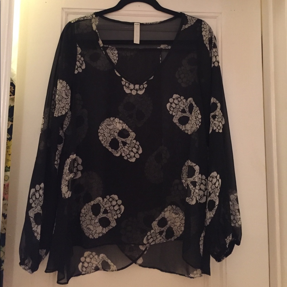 💀 Skull print sheer black long sleeve blouse