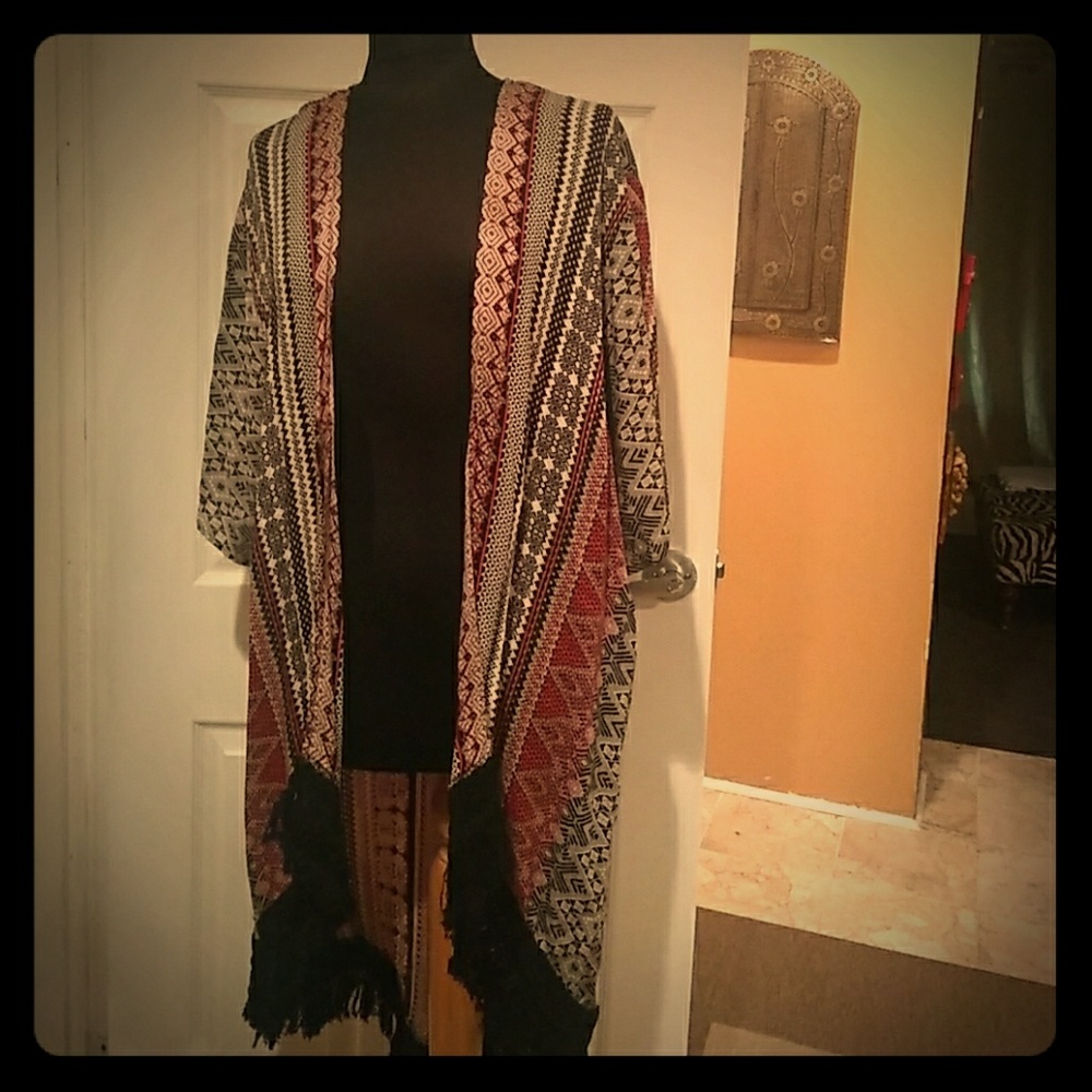 En creme brand fringe kimono