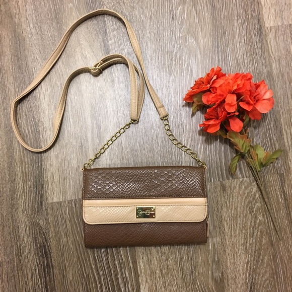 Jessica Simpson Handbags - Jessica Simpson Clutch ~ Like 🆕!!