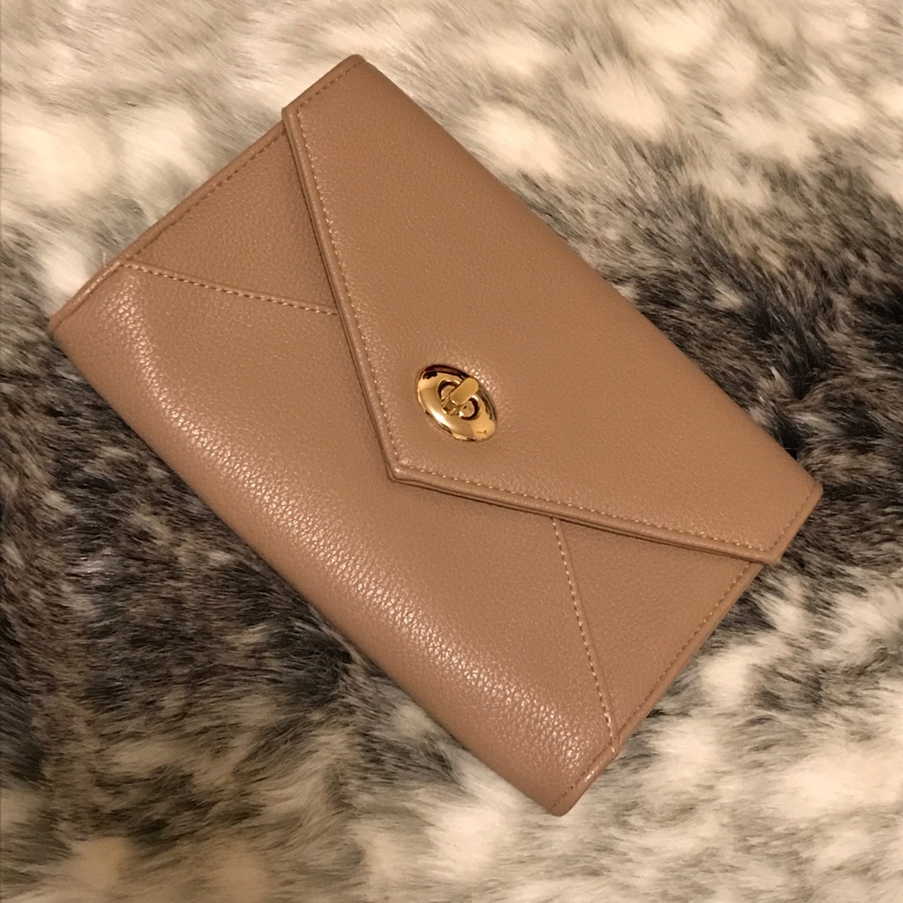 Envelope clutch