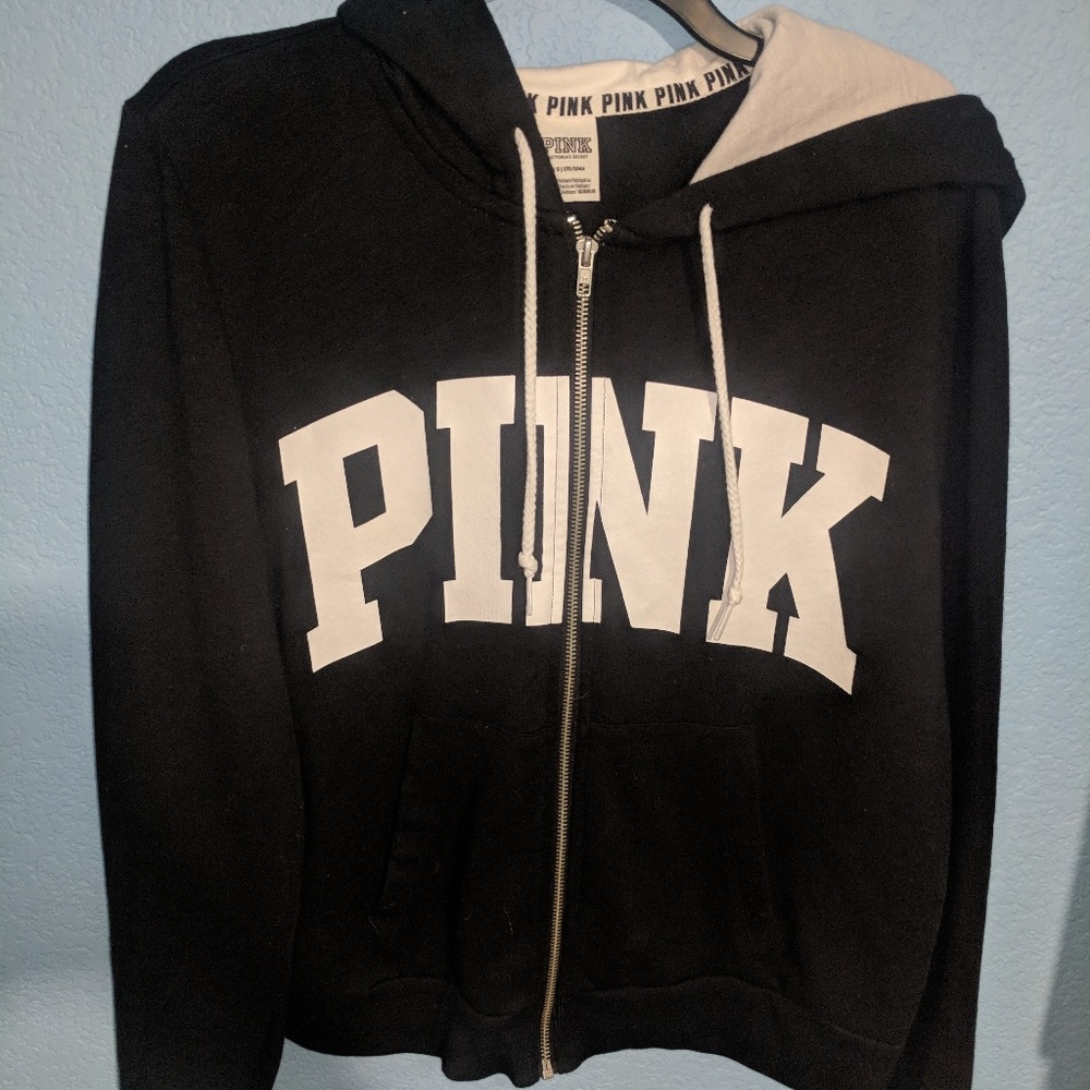 VS pink hoodie !!!! Today only deals all day !!!!