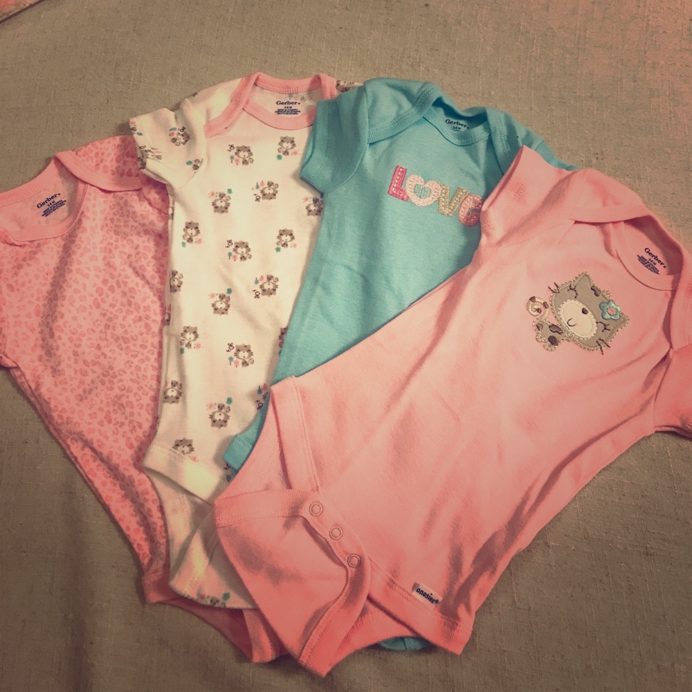 Bundle Gerber baby girl onesies