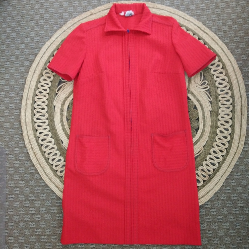 X SOLD X Vintage 1960s Zippered Sheath Dress